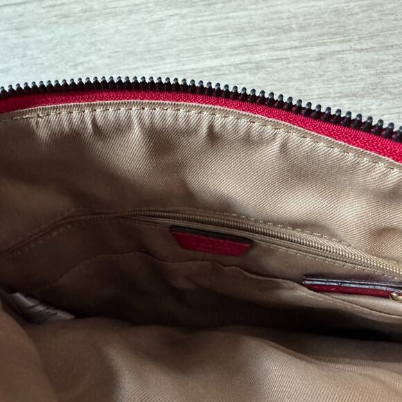 Tutilo New York Red Small Crossbody Bag for Women Stylish & Compact 9"x8" - Picture 3 of 6